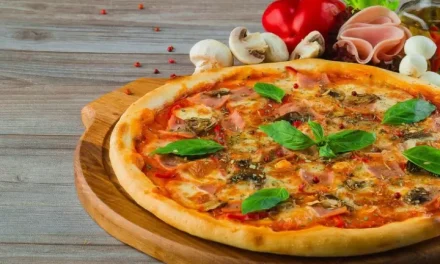 Kuliner Pizza Khas Italia Khusus Di Napoli
