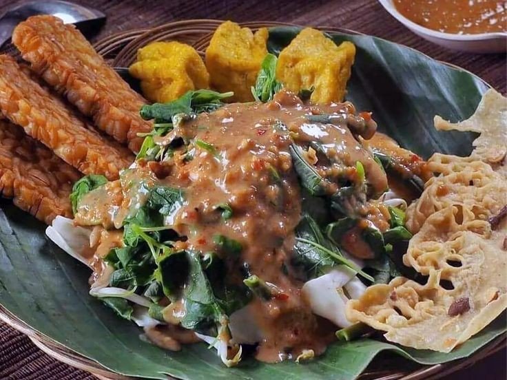 Hidangan Khas Jawa Menggunakan Bumbu Kacang Pecal