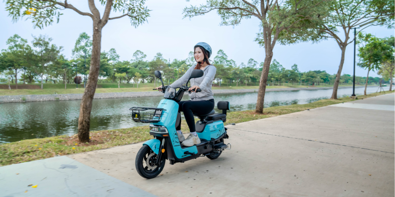 Kendaraan Roda Dua Namun Menggunakan Tenaga Listrik