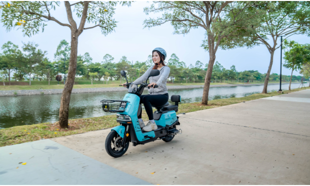 Kendaraan Roda Dua Namun Menggunakan Tenaga Listrik