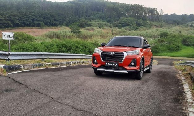 Sistem Sebuah Kendaraan Yaitu FWD Pada Mobil