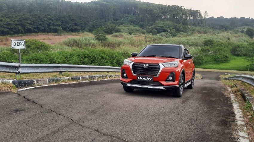 Sistem Sebuah Kendaraan Yaitu FWD Pada Mobil