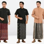 Sebuah Kain Sarung Menjadi Penggunaan Tradisional Indonesia