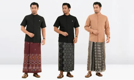 Sebuah Kain Sarung Menjadi Penggunaan Tradisional Indonesia