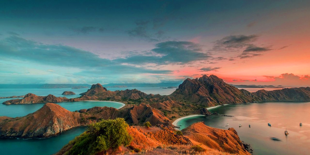 Sebuah Kawasan Pulau Merupakan Daratan Di Kelilingi Air