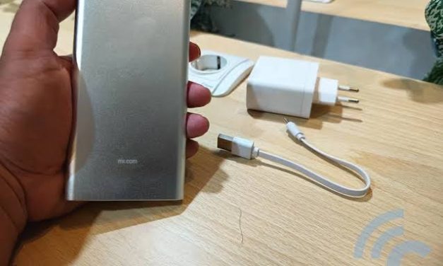 Pengisian Daya Baterai Dengan Sebuah Powerbank
