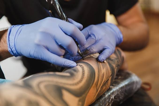 Pembuatan Warna Tatto Pada Kulit Seseorang