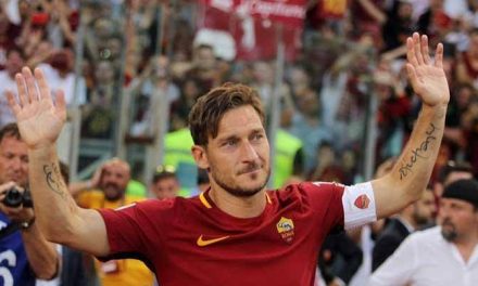 Pemain Profesional Italia Francesco Totti Dunia Bola