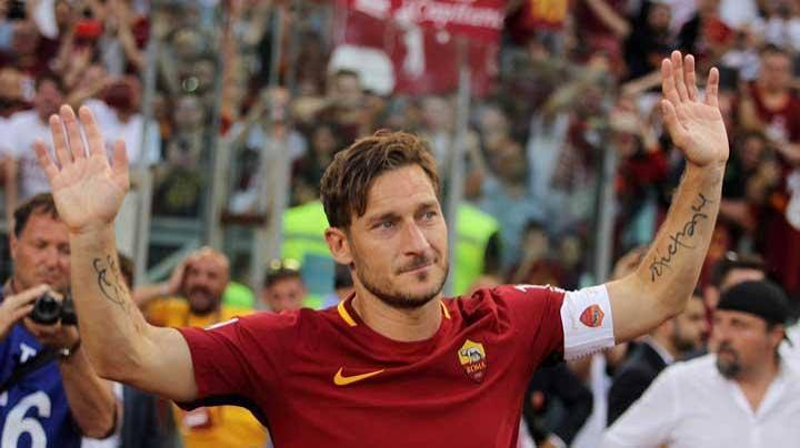 Pemain Profesional Italia Francesco Totti Dunia Bola