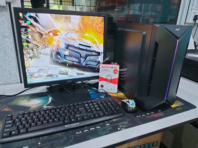 Komponen Layar Komputer Sebuah Pc Bagian Utama