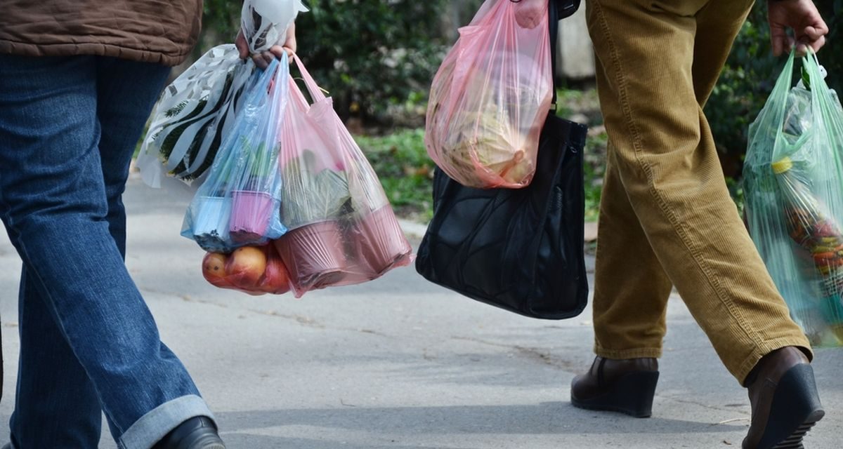 Sebuah Bahan Plastik Dalam Kehidupan Manusia
