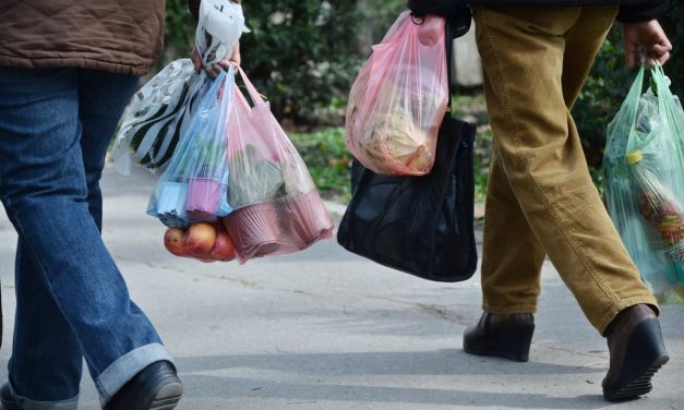Sebuah Bahan Plastik Dalam Kehidupan Manusia