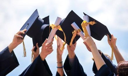 Sebuah Upcarara Resmi Saat Kegiatan Wisuda