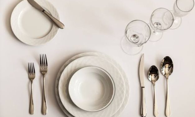 Peralatan Makan Garpu Dengan Berbentuk Runcing