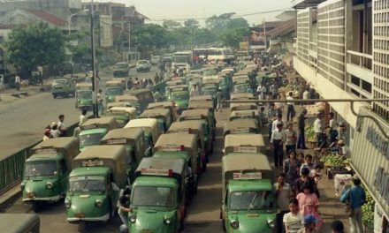 Transportasi Unik Bemo Sebagai Kendaraan Umum