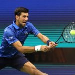Olahraga Raket Tenis Di Lapangan Dengan Net