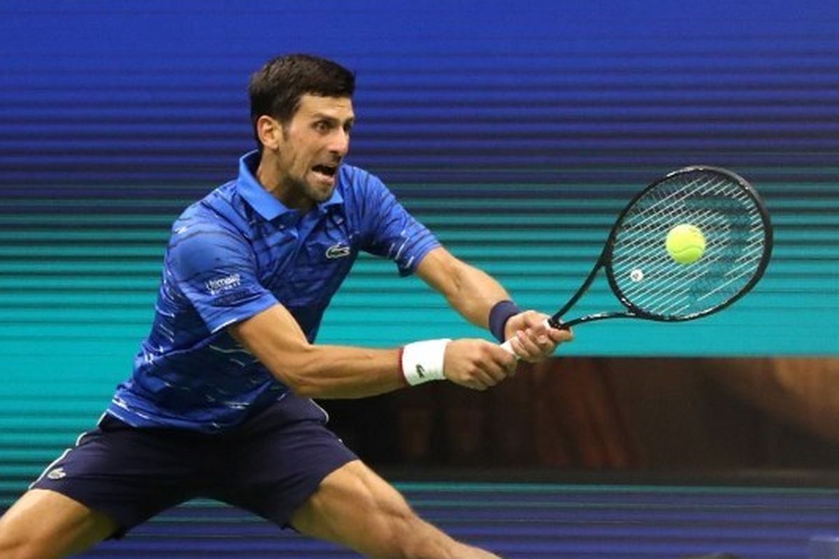 Olahraga Raket Tenis Di Lapangan Dengan Net