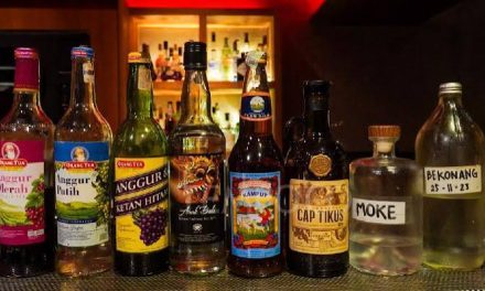 Sebuah Cairan Alkohol Dalam Minuman Memabukkan