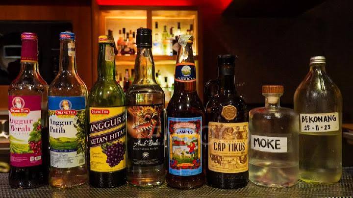 Sebuah Cairan Alkohol Dalam Minuman Memabukkan