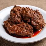 Kuliner Daging Rendang Yang Di Masak Khusus
