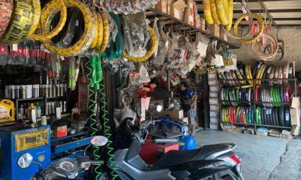 Tempat Perbaikan Kendaraan Pada Sebuah Bengkel