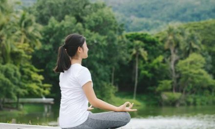 Suatu Posisi Meditasi Untuk Menenangkan Pikiran