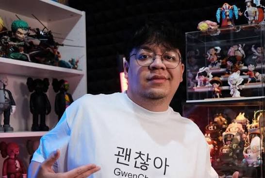 Seseorang Konten Streamer Dengan Segala Hiburan